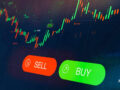 How Global Investors Can Navigate Multi Currency Markets in 2025